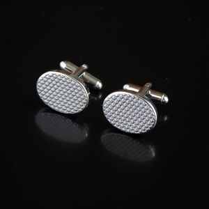 GEOFFREY BEENE Silvertone Cufflinks